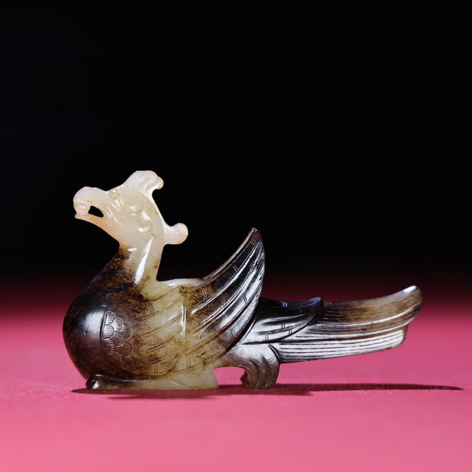 An Exquisite White Jade Phoenix Hand Piece: An Exquisite White Jade Phoenix Hand Piece,Qing Dynasty,China,Size:3.7inx2.2inx0.8in,Weight:79g 白玉凤手把件,中国清代