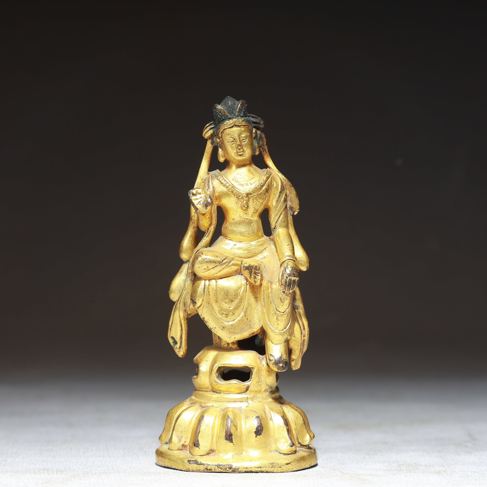 A Solemn Gilt Bronze Statue of Tara: A Solemn Gilt Bronze Statue of Tara,Qing Dynasty,China,Size:1.8inx1.6inx4.1in,Weight:200g 铜鎏金度母像,中国清代