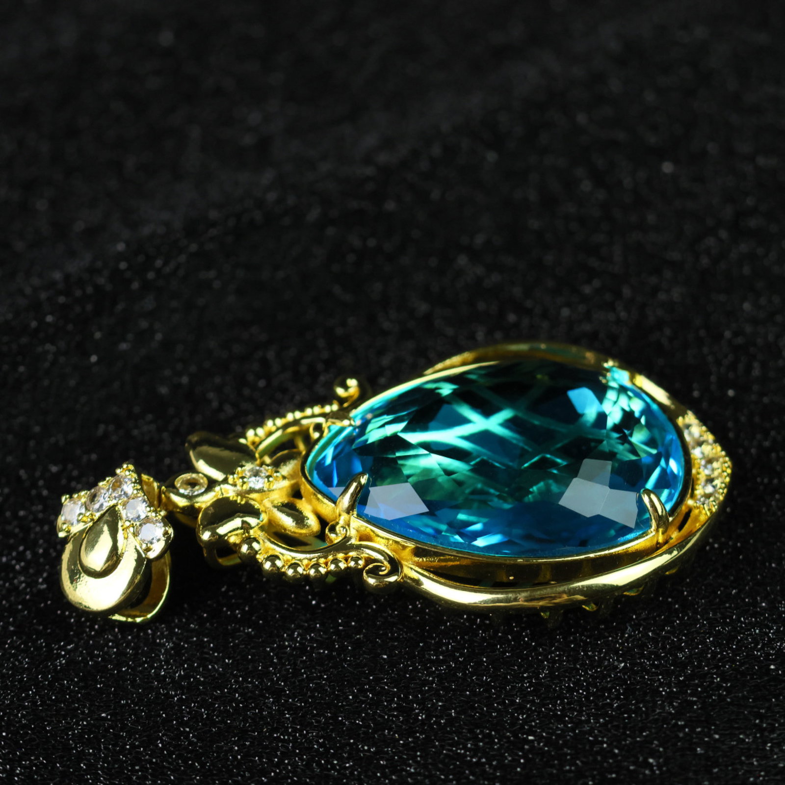 An Exquisite Pendant - 7
