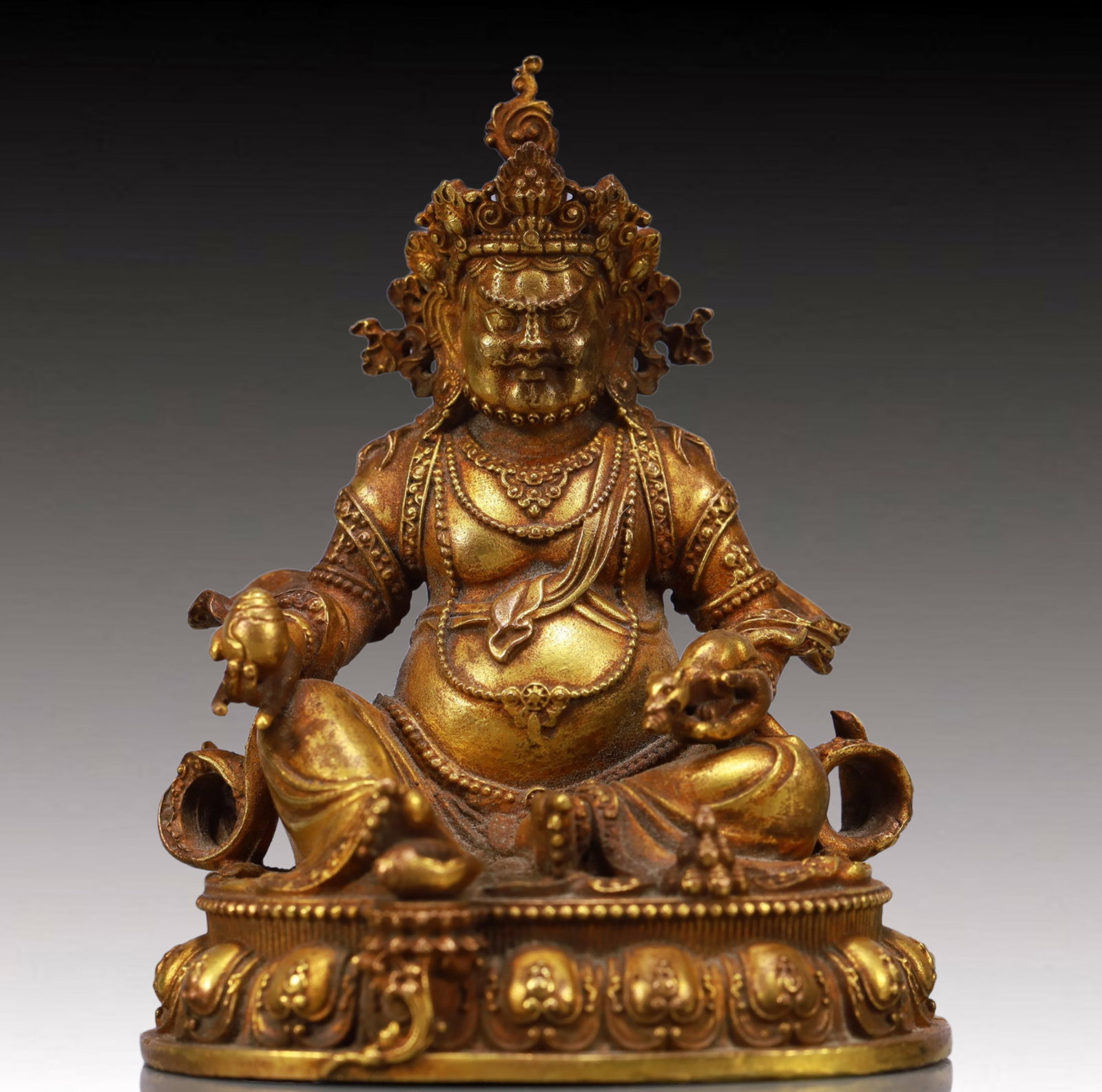 A Solemn Gilt Bronze Statue of Mammon: A Solemn Gilt Bronze Statue of Mammon,Qing Dynasty, China,Size:3inx2.4inx3.7in,Weight:361g 铜鎏金财神像,中国清代