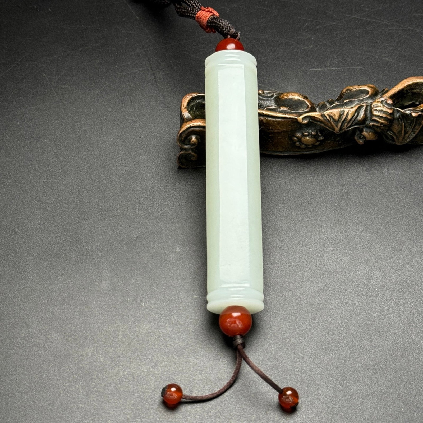 An Exquisite White Jade Pendant: An Exquisite White Jade Pendant,Qing Dynasty, China,Size:0.7inx3.5in,Weight:60g 白玉挂件,中国清代