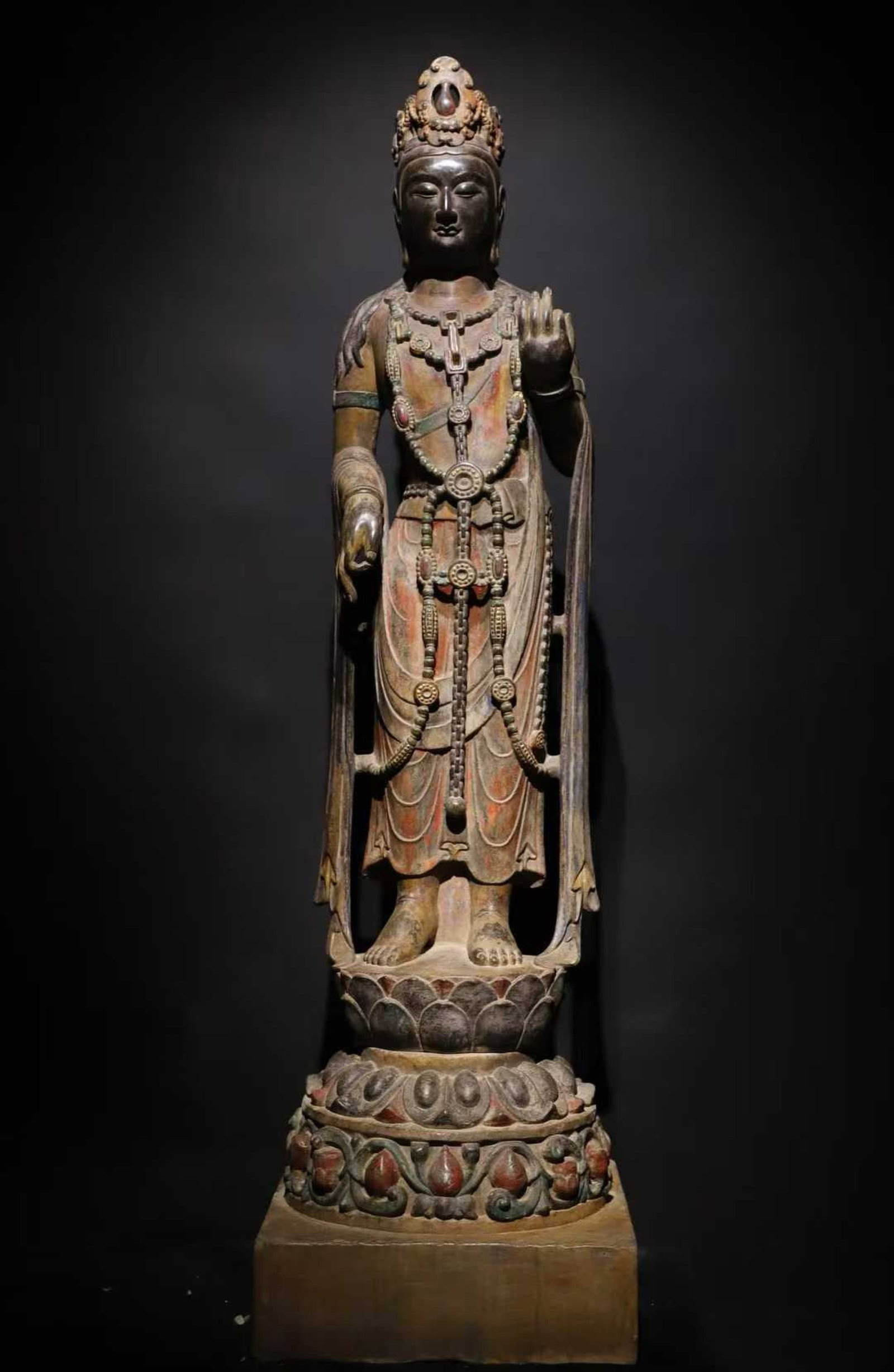 A Solemn Limestone Painted Color Statue of Avalokitesvara (1 of 9)