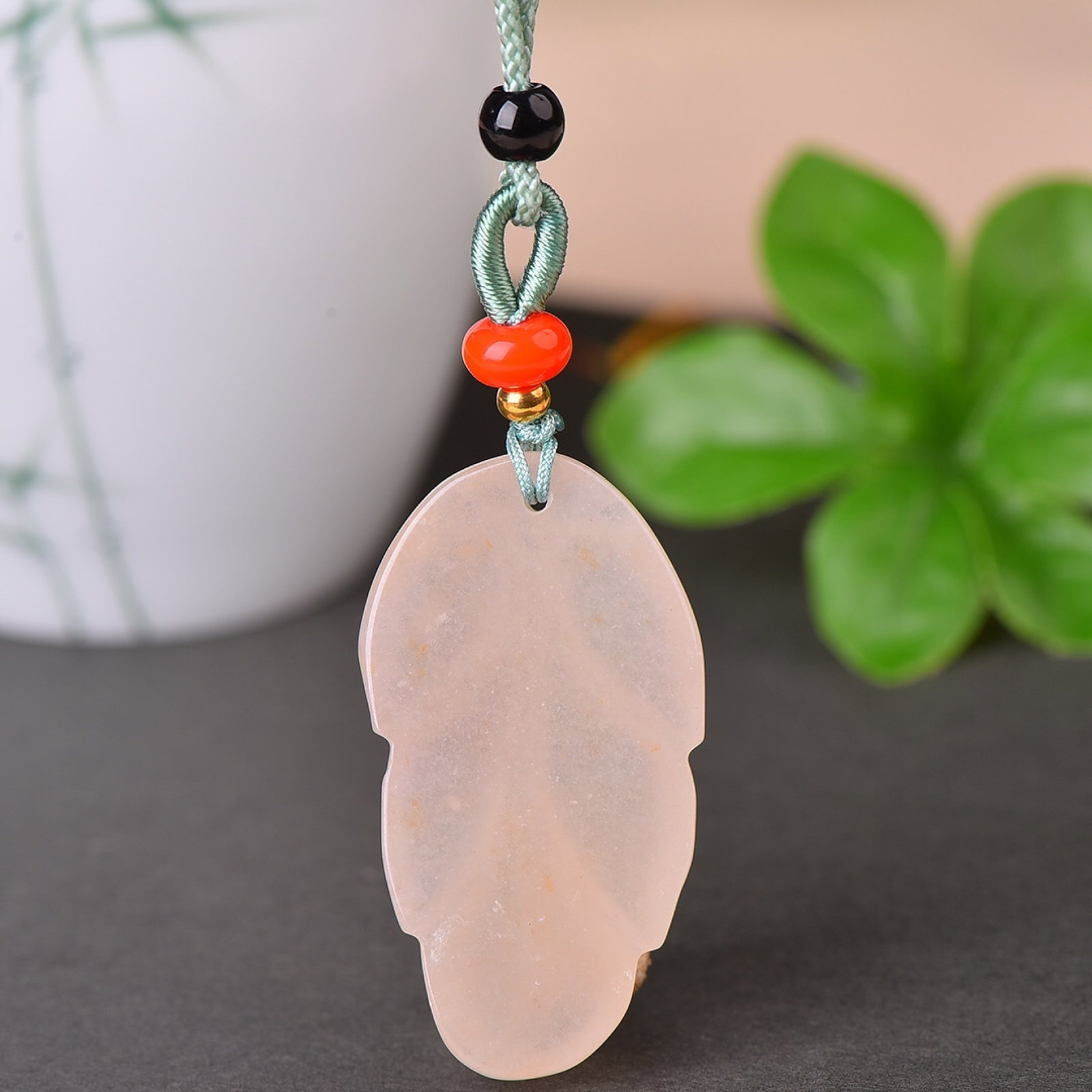 An Exquisite Red Jade Pendant - 2