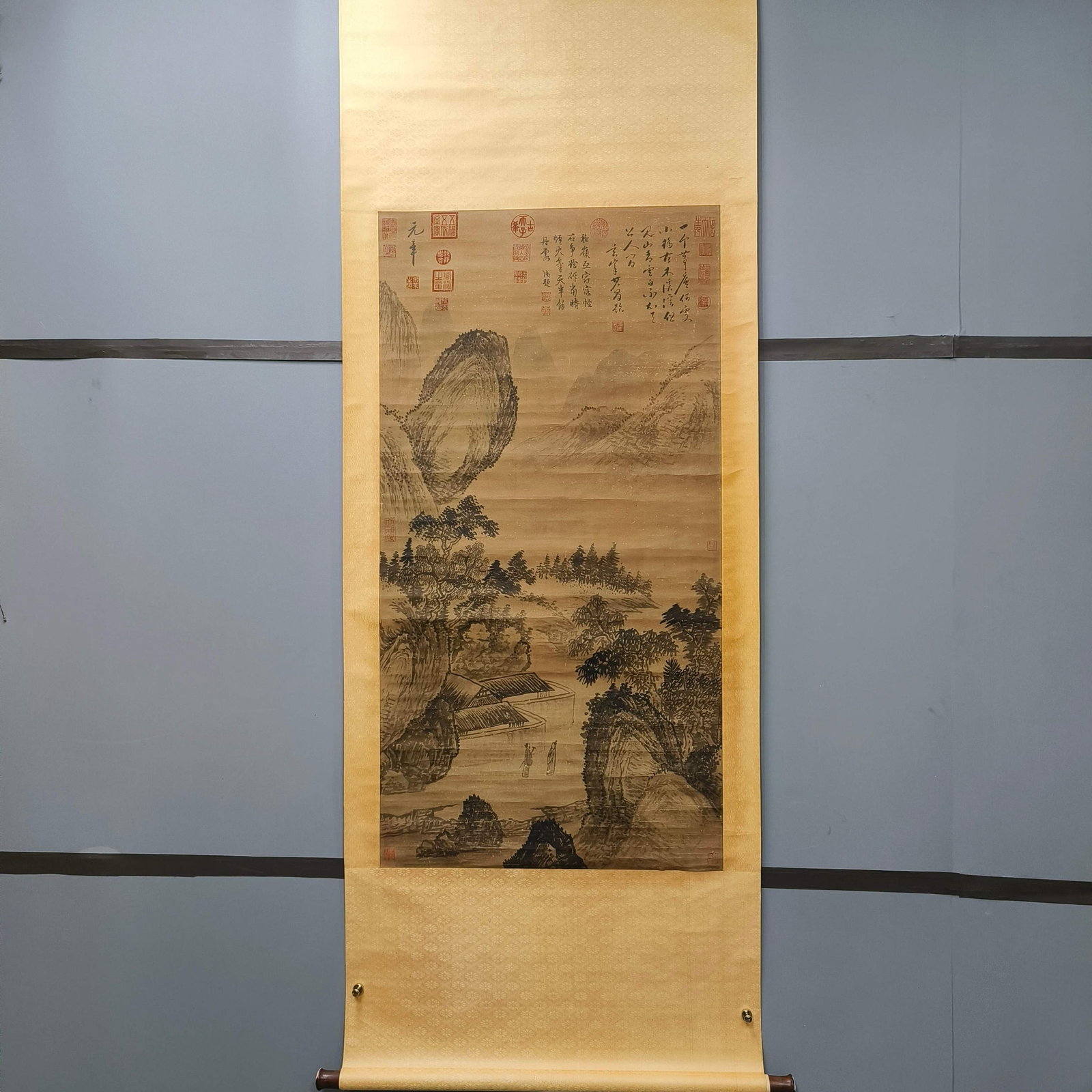 A Chinese Vertical Scroll Ink Painting of Landscape on Paper: A Chinese Vertical Scroll Ink Painting of Landscape on Paper,Mi Fu,Size:50inx25.6in 一幅中国水墨山水画立轴,米芾