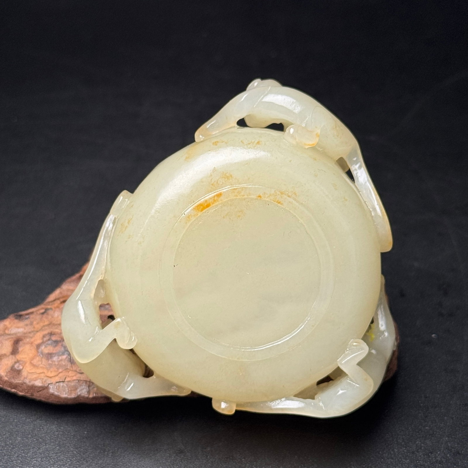 An Exquisite White Jade Monkey Patten Pot - 7