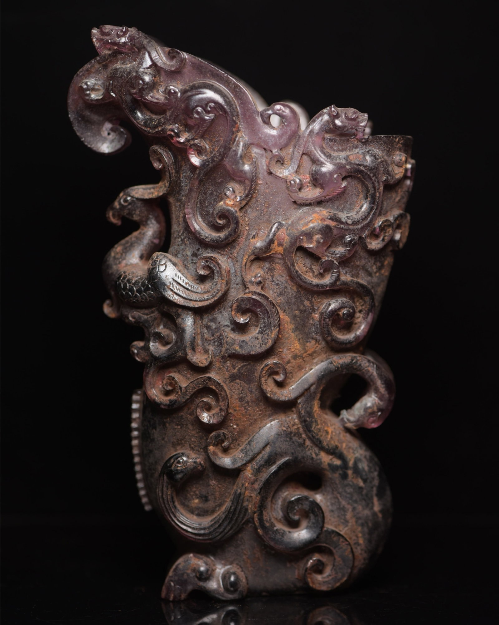 An Exquisite Glass Chi-Dragon Pattern Goblet: An Exquisite Glass Chi-Dragon Pattern Goblet,Qing Dynasty,China,Size:7.1inx4.3inx2.9in,Weight:951g 琉璃螭龙纹爵杯,中国清代