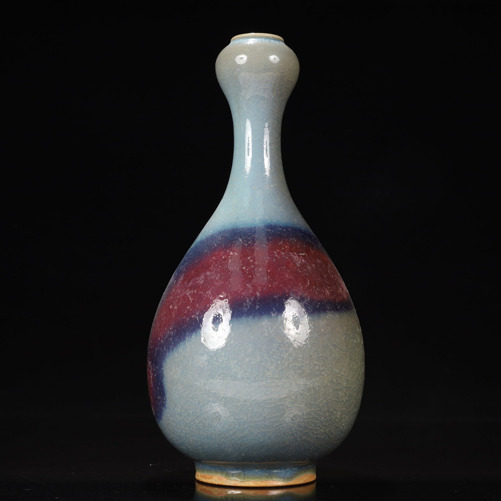 An Exquisite Jun yao Vase: An Exquisite Jun yao Vase,Song Dynasty, China,Size:5.3inx5.3inx10.6in,Weight:1000g 钧窑瓶，中国宋代