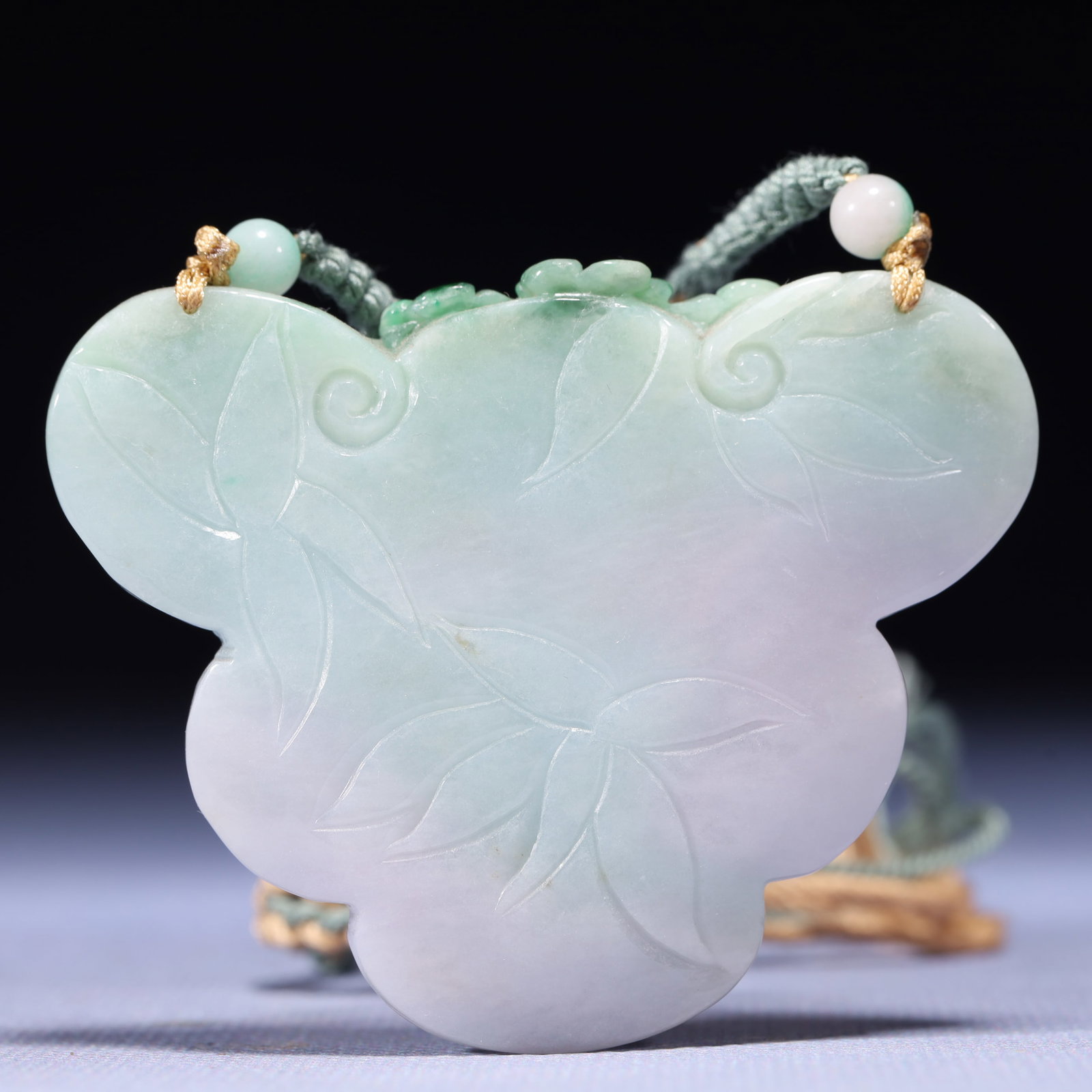 An Exquisite Jadeite Phoenix Pattern Pendant - 4