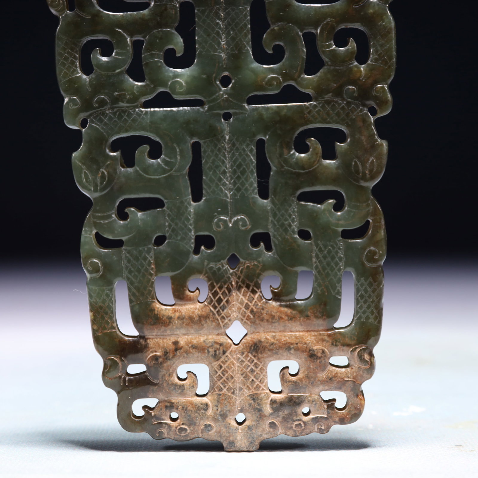 An Exquisite Jasper Chi-Dragon Pattern Pendant - 3
