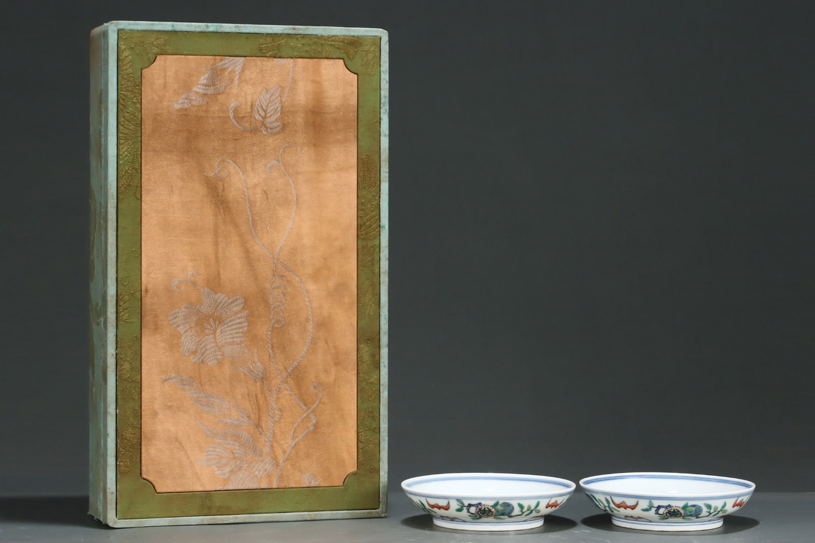 A Pair of Exquisite Doucai Bats and Peach Pattern Plates (1 of 8)
