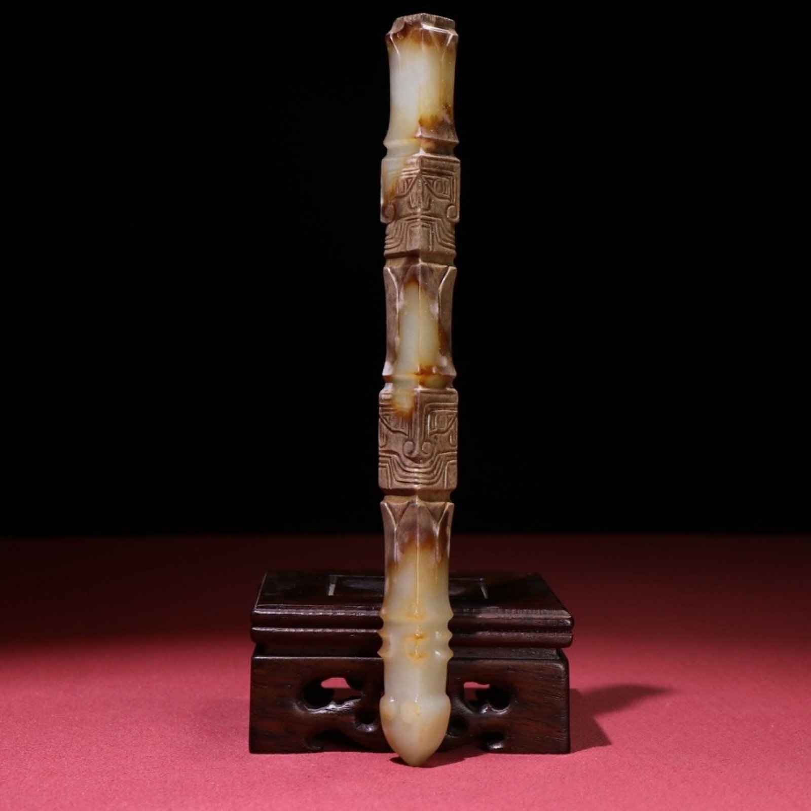 An Exquisite White Jade Figure-Face Pattern Ornament: An Exquisite White Jade Figure-Face Pattern Ornament,Qing Dynasty,China,Size:3.1inx0.6inx0.5in,Weight:87g 白玉人面纹摆件,中国清代