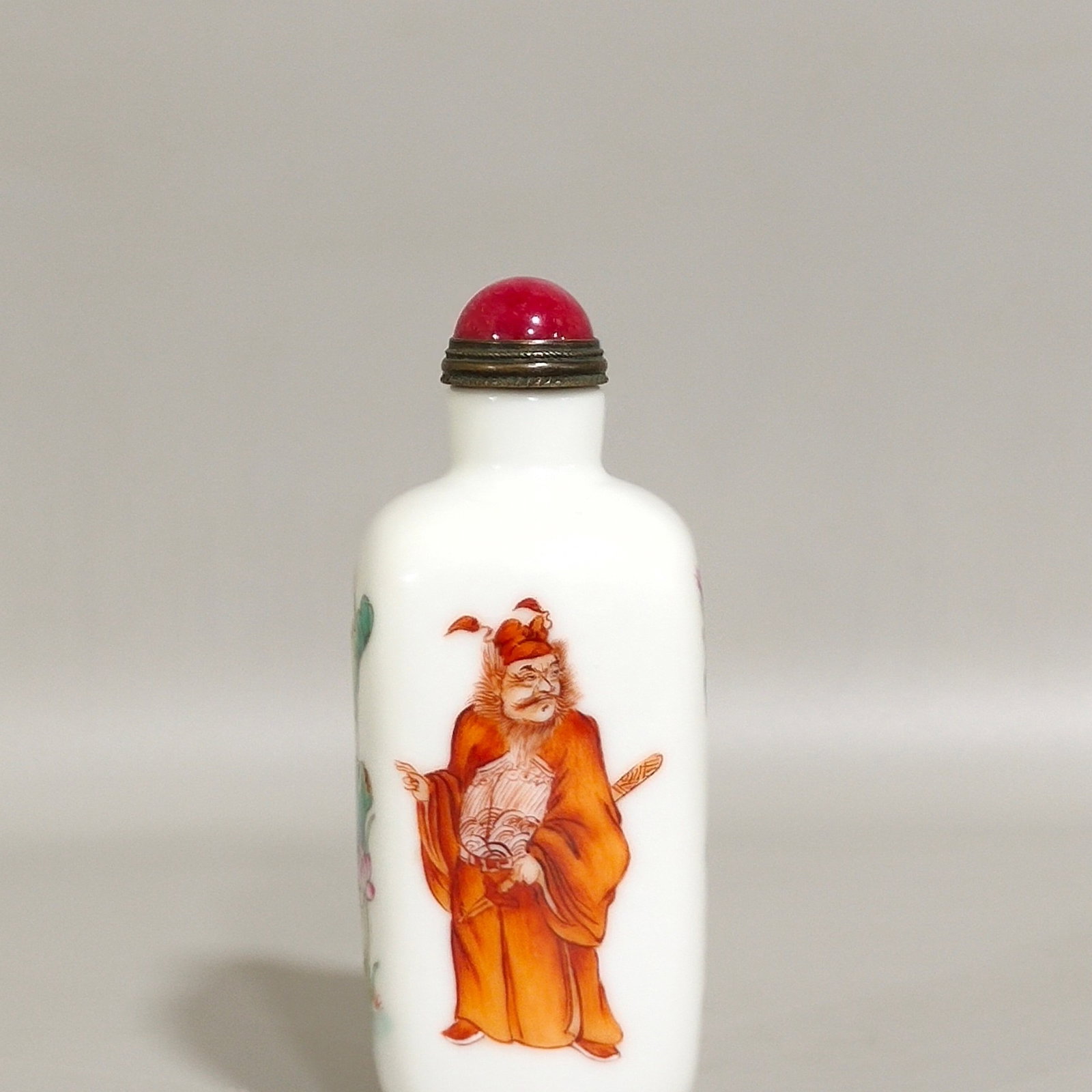 An Exquisite Iron-Red Figure Pattern Snuff Bottle - 4