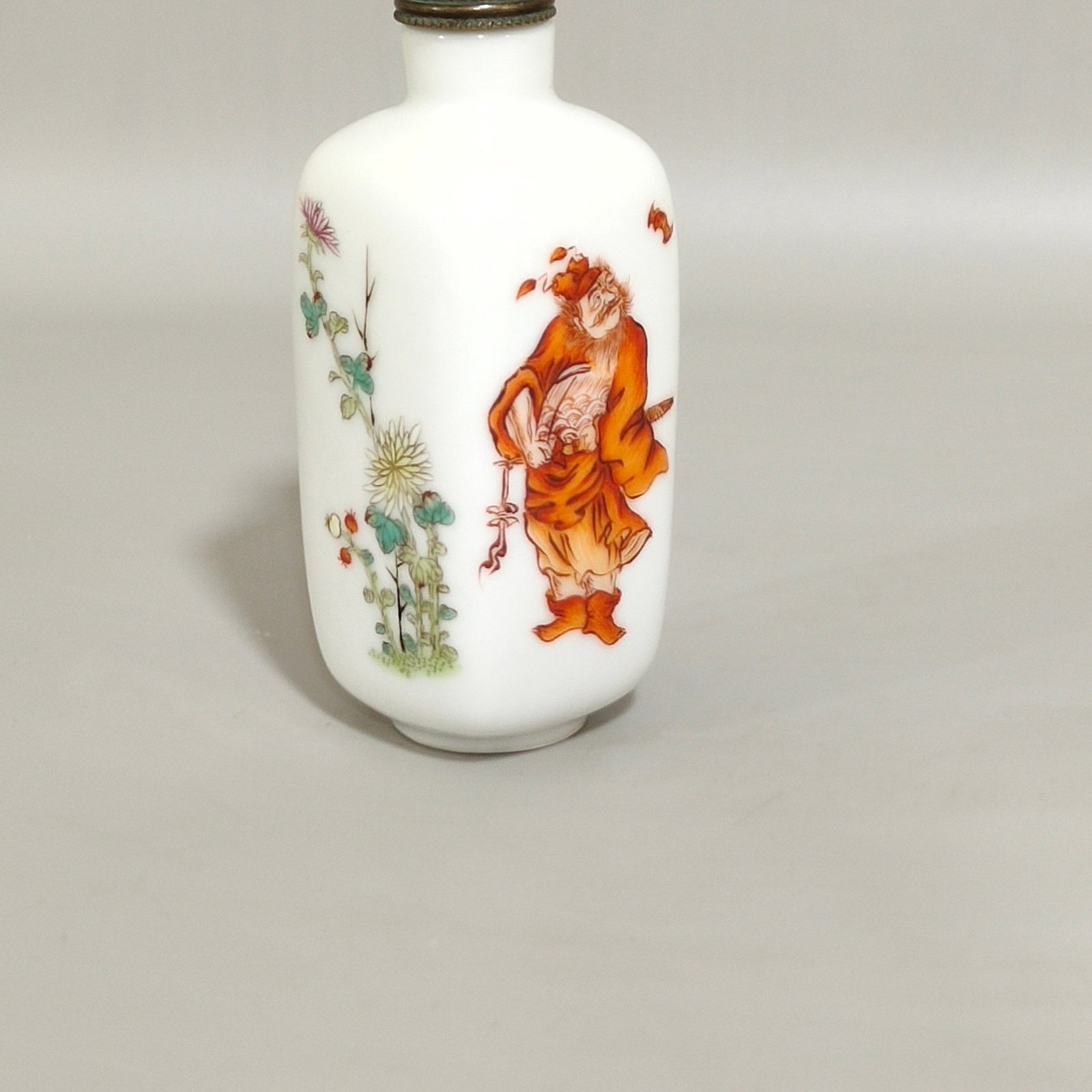 An Exquisite Iron-Red Figure Pattern Snuff Bottle - 7