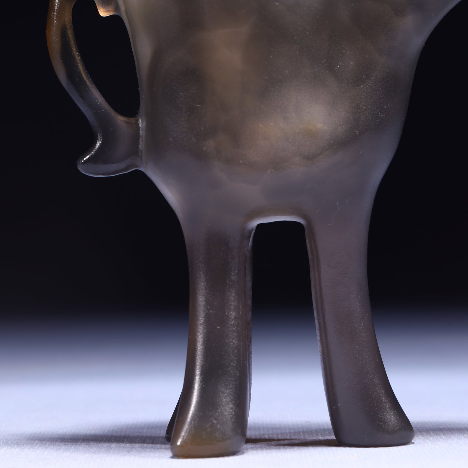 An Exquisite Agate Tripod Cup - 3