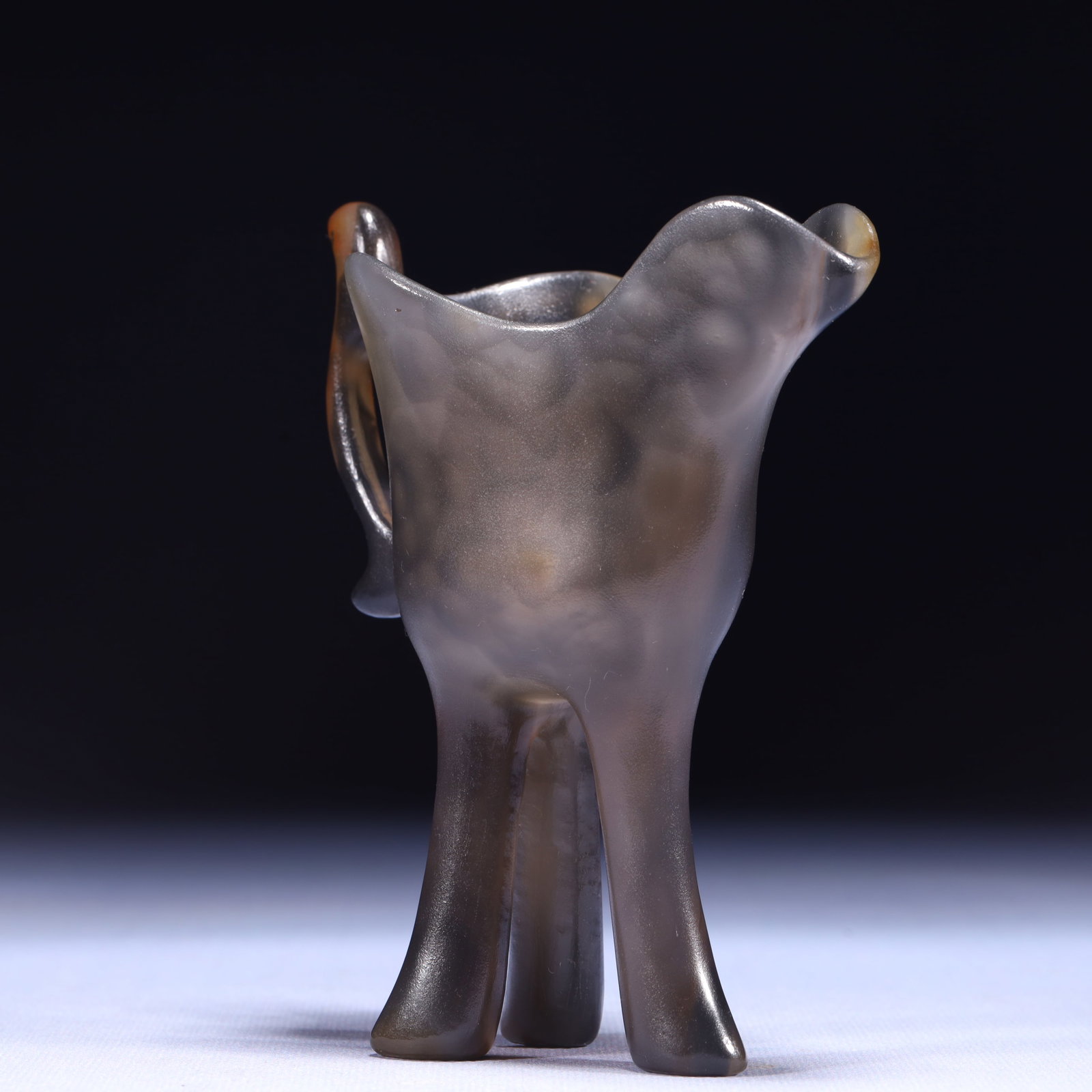 An Exquisite Agate Tripod Cup - 4