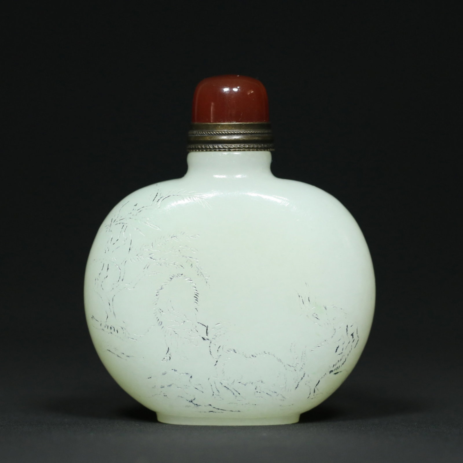 An Exquisite White Jade Sheep Pattern Snuff Bottle,with poem: An Exquisite White Jade Sheep Pattern Snuff Bottle,with poem,Qing Dynasty,China,Size:2.6inx2.2inx0.8in,Weight:86g