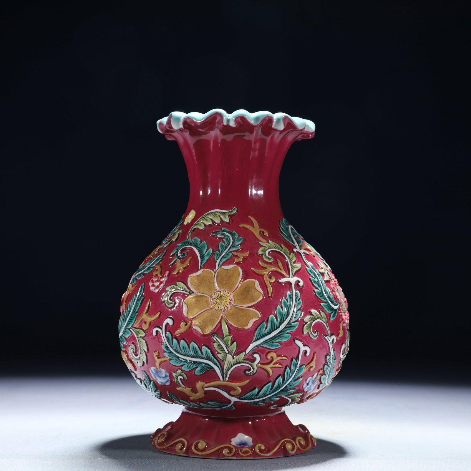 An Exquisite Ruby Red-Glazed Flower Pattern Vase: An Exquisite Ruby Red-Glazed Flower Pattern Vase,Qing Dynasty,China,Qianlong Four-character Mark,Size:5.1inx7.9in,Weight:900g 胭脂红花卉纹瓶,中国&