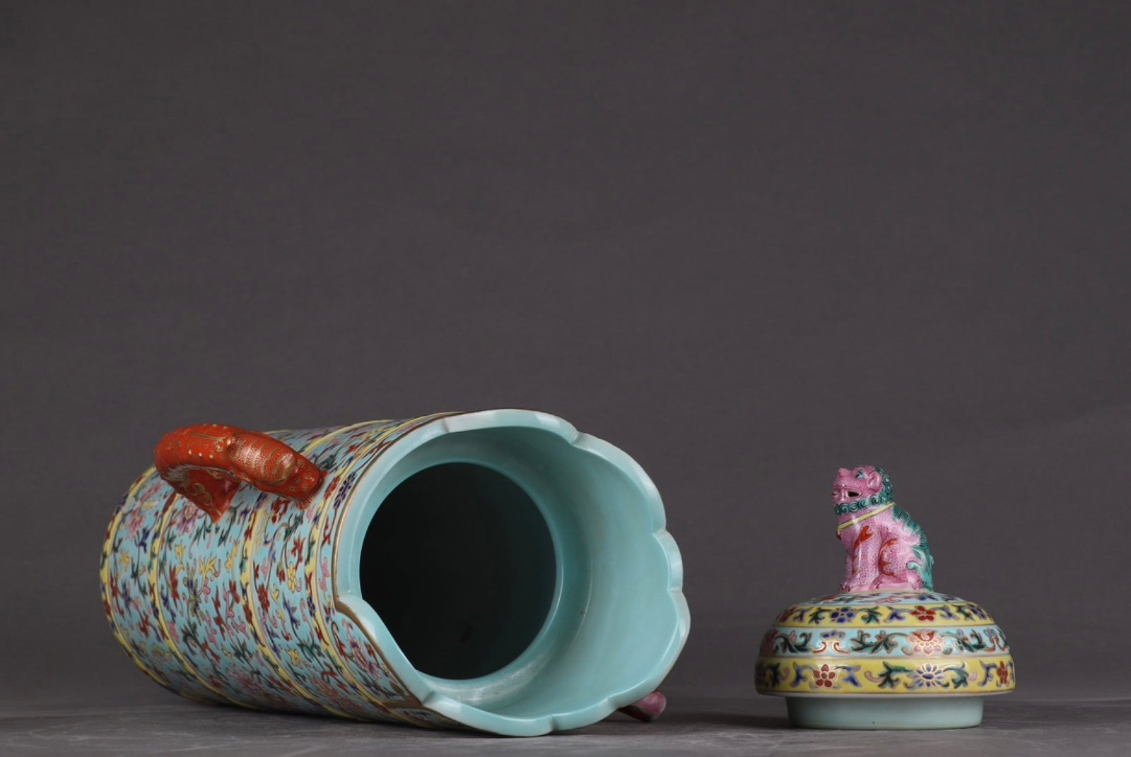 A Rare Enamel Lotus Pattern Pot - 8