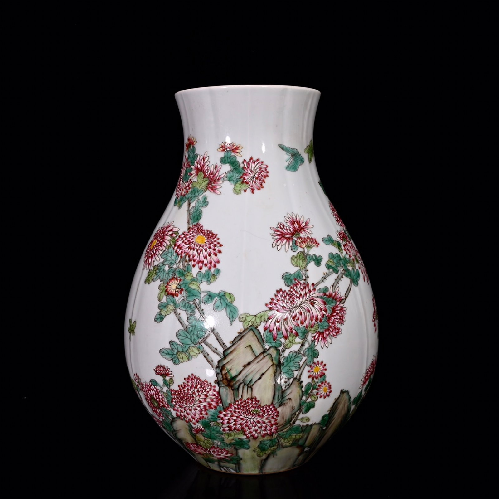 A Rare Famille-Rose Flower Pattern Vase,with poem: A Rare Famille-Rose Flower Pattern Vase,with poem,Qing Dynasty,China,Qianlong Six-character Mark,Size:12.6inx8.7in 粉彩花卉纹瓶,带诗文,中
