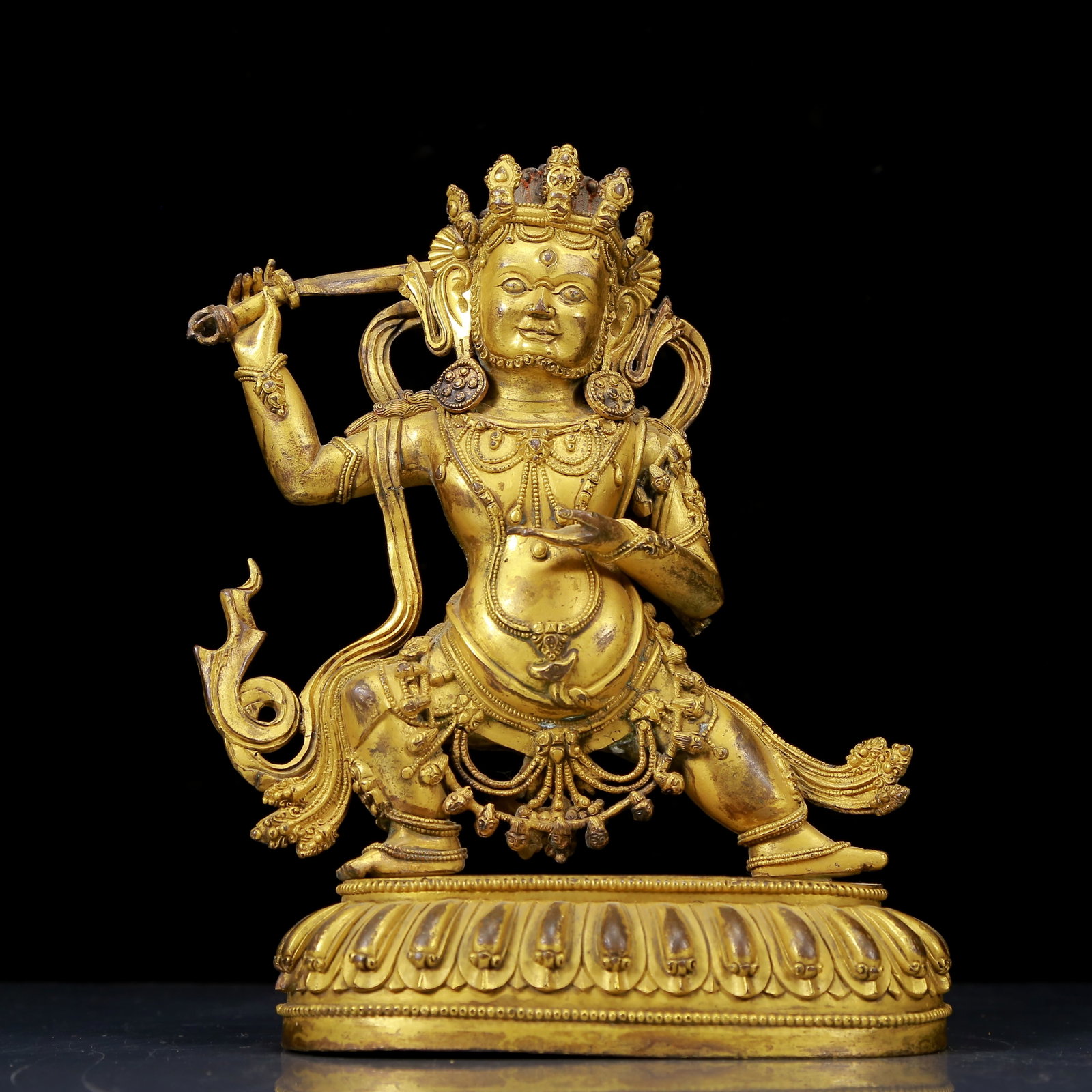 A Solemn Gilt Bronze Statue of Bodhisattva: A Solemn Gilt Bronze Statue of Bodhisattva,Ming Dynasty, China,Size:5.9inx3.7inx8.7in,Weight:2270g 铜鎏金不动明王像，明代