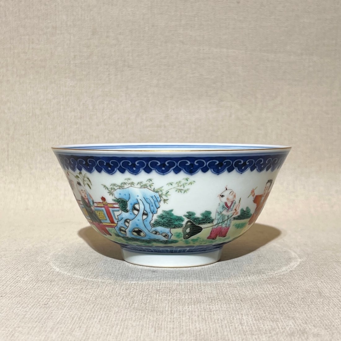 An Exquisite Blue and White Famille-Rose Painted Gold Figure Pattern Bowl: An Exquisite Blue and White Famille-Rose Painted Gold Figure Pattern Bowl,Qing Dynasty,China,Qianlong Six-character Mark,Size:3.1inx6.4in 青花粉彩描金人୰