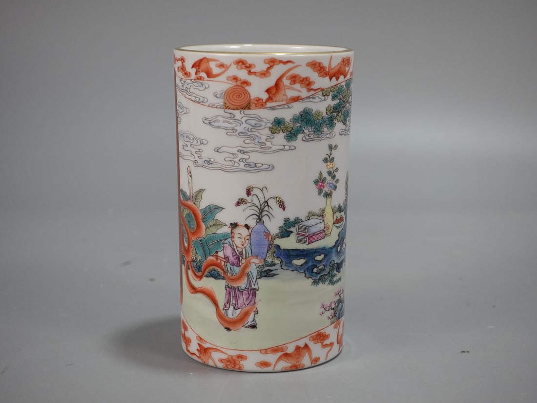An Exquisite Famille-Rose Iron-Red Painted Gold Figure Pattern Brush Pot (1 of 9)