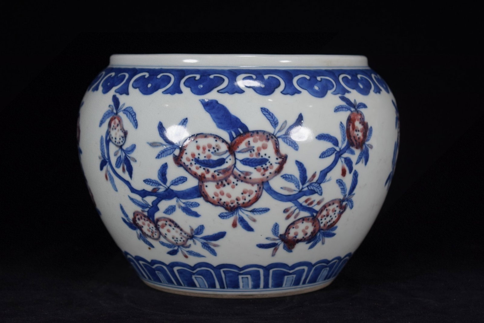 An Exquisite Blue and White Underglaze-Red Peach Pattern Brush Washer: An Exquisite Blue and White Underglaze-Red Peach Pattern Brush Washer,Qing Dynasty,China,Kangxi Six-character Mark,Size:7.9inx9.4in 青花釉里红桃子纹