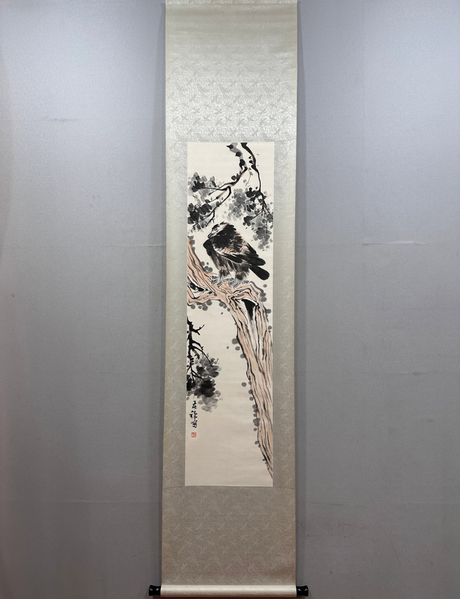 A Chinese Vertical Scroll Ink Painting of Pine and Eagle on Paper: A Chinese Vertical Scroll Ink Painting of Pine and Eagle on Paper,Li Kuchan,Size:13.4inx52.8in 一幅中国水墨松鹰画立轴,李苦