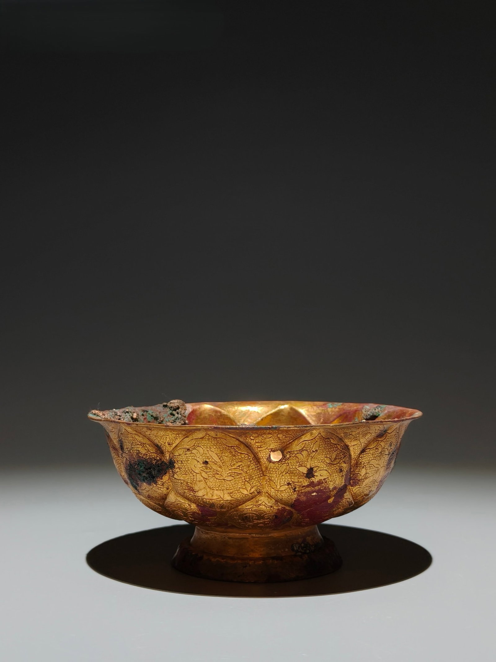 An Exquisite Bronze Glass-plated Gold Flower and Bird Pattern Bowl: An Exquisite Bronze Glass-plated Gold Flower and Bird Pattern Bowl,Tang Dynasty,China,With Mark,Size:2.4inx5.1in 铜镀金花鸟纹碗,中国唐ߣ