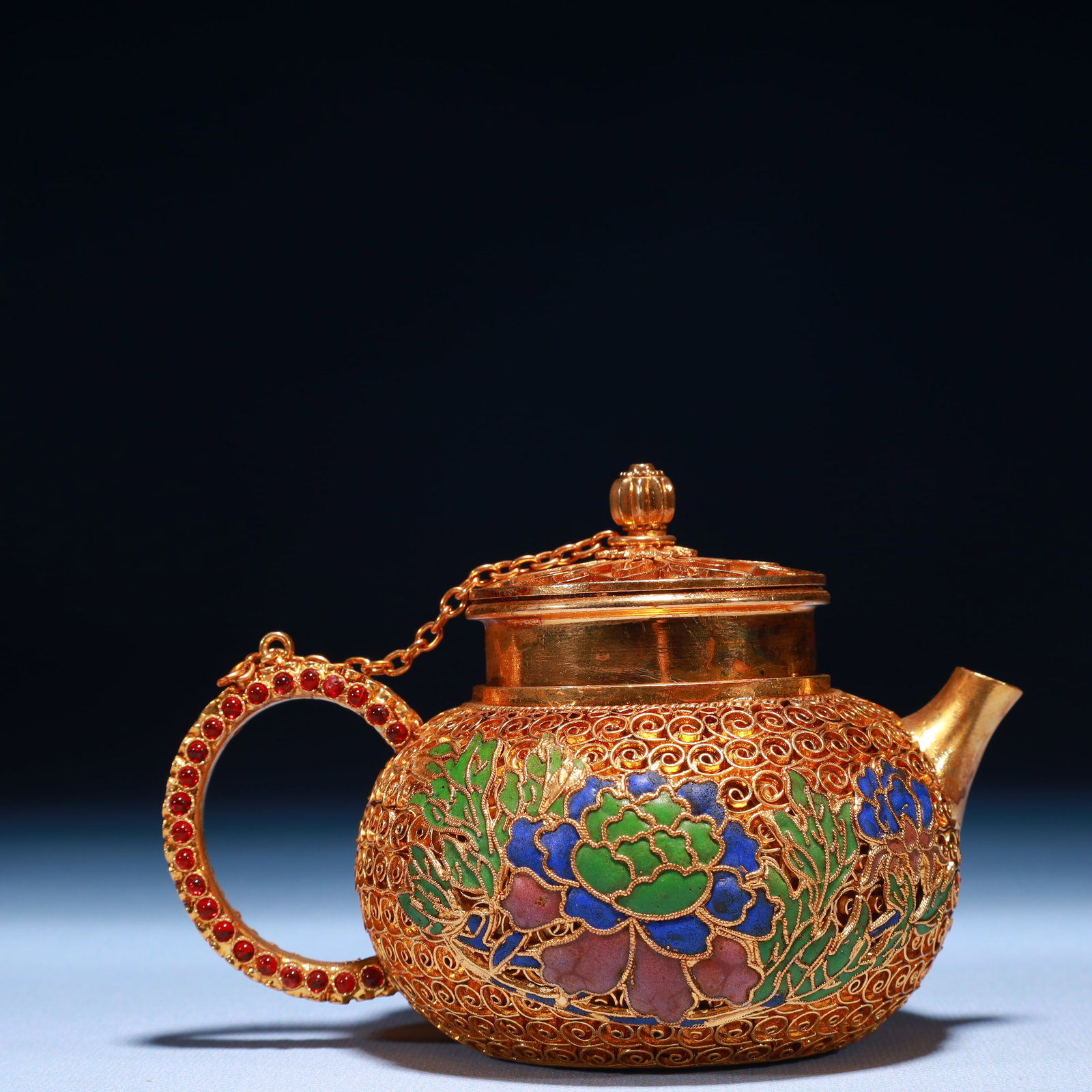 An Exquisite Filigree and Gilding Flower and Phoenix Pattern Teapot,Inlaid Gems: An Exquisite Filigree and Gilding Flower and Phoenix Pattern Teapot,Inlaid Gems,Qing Dynasty,China,Qianlong Four-character Mark,Size:5.1inx3.5inx3.9in,Weight:450g 掐丝鎏金Ŏ