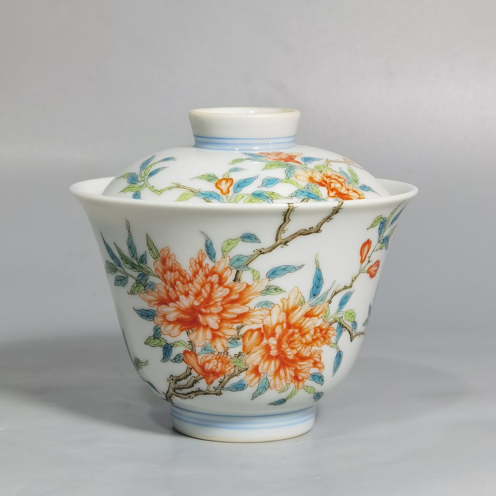 An Exquisite Famille-Rose Flower and Butterfly Pattern Bowl with Cover: An Exquisite Famille-Rose Flower and Butterfly Pattern Bowl with Cover,Qing Dynasty,China,Yongzheng Six-character Mark,Size:3.4inx3.1in 粉彩花卉蝴蝶纹盖
