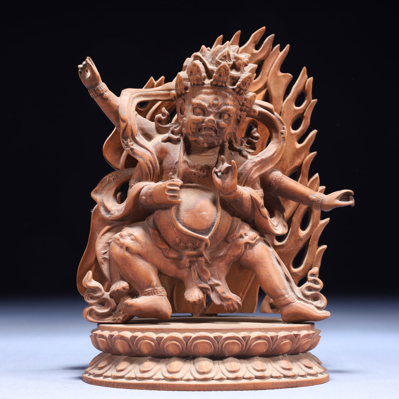 An Exquisite Wood Carving Statue of Vajra: An Exquisite Wood Carving Statue of Vajra,Qing Dynasty,China,Size:4.3inx3.1inx9.8in,Weight:199g 木雕金刚像,中国清代