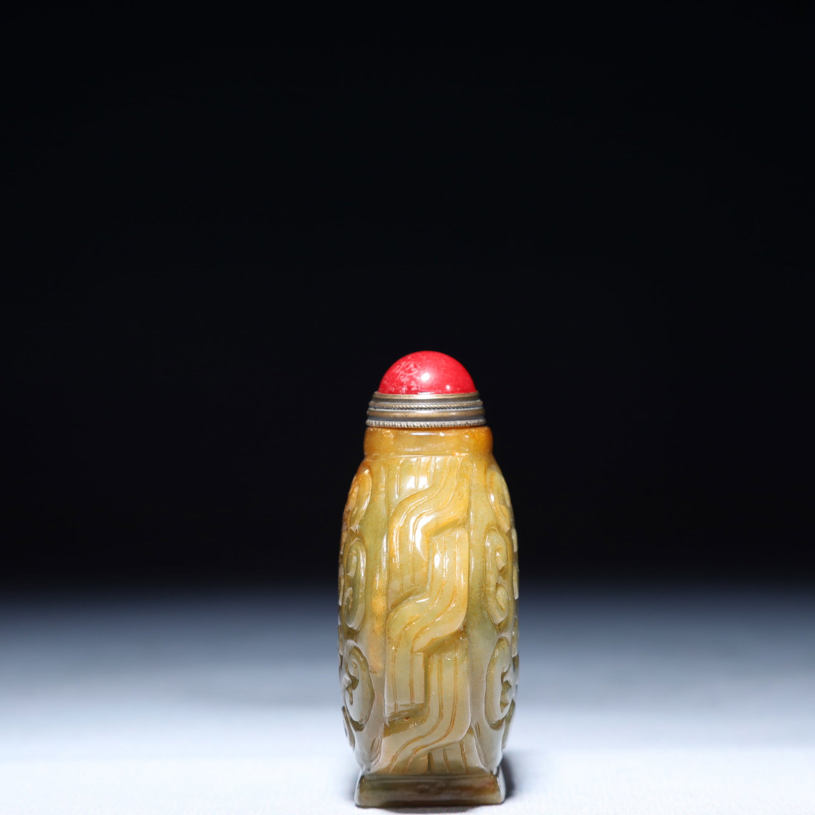 An Exquisite Green Jade Auspicious Cloud Pattern Snuff Bottle - 3