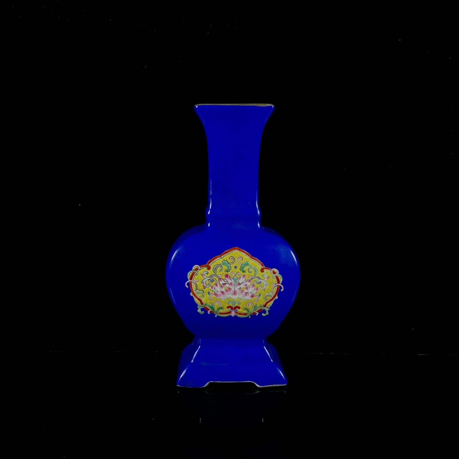 An Exquisite Ji Blue Glazed Lotus Pattern Vase: An Exquisite Ji Blue Glazed Lotus Pattern Vase,Qing Dynasty,China,Yongzheng Four-character Mark,Size:9.1inx4.7in 霁蓝釉缠枝莲纹瓶,中国଀