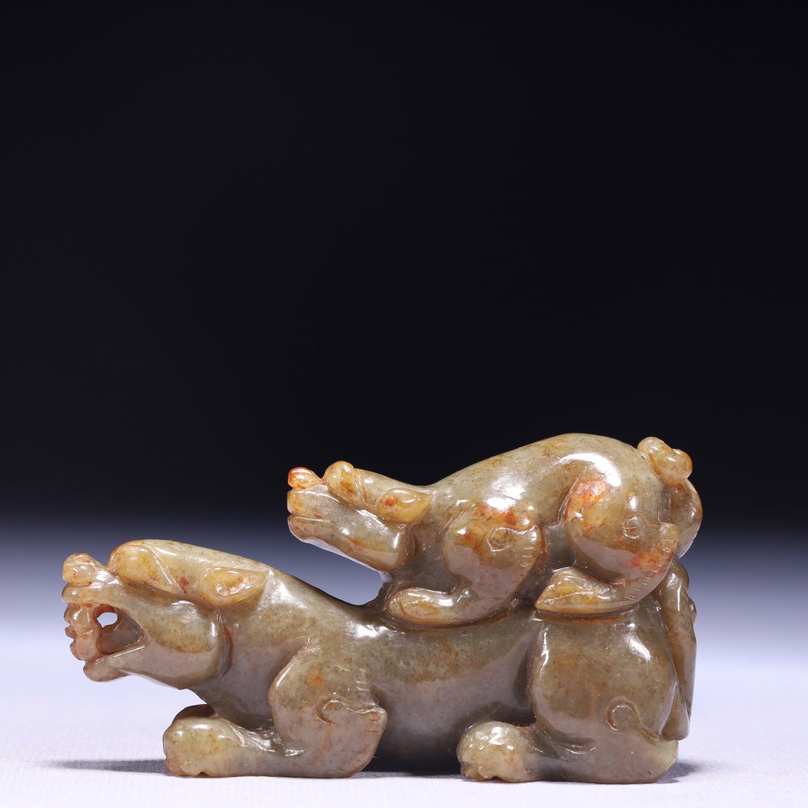 An Exquisite Green Jade Beast Ornament: An Exquisite Green Jade Beast Ornament,Qing Dynasty,China,Size:3.5inx1.2inx2in,Weight:170g 青玉兽摆件,中国清代