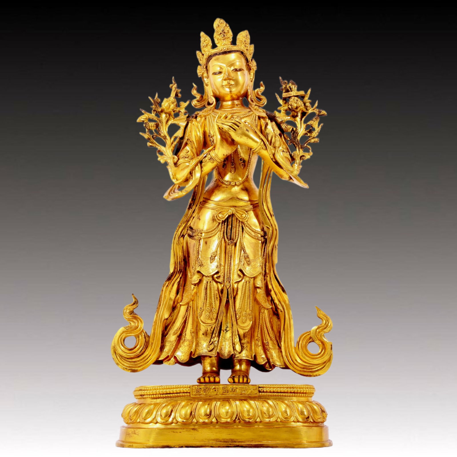 A majestic gilt bronze image of Manjushri Bodhisattva: A solemn gilt bronze image of Manjushri Bodhisattva, Qianlong seven-character mark, Qing Dynasty, China, Manjushri Bodhisattva wears a gorgeous crown adorned with precious stones, making it look more 