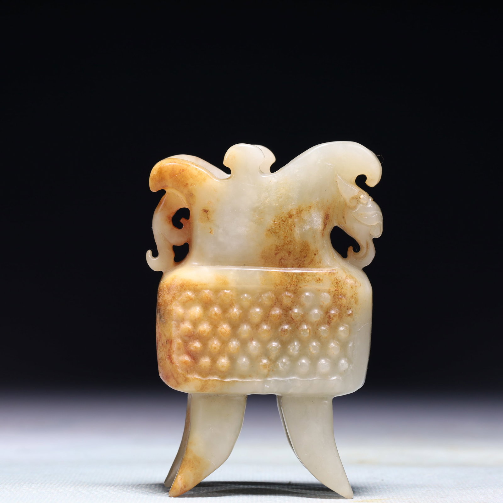 An Exquisite White Jade Double-Ears Censer: An Exquisite White Jade Double-Ears Censer,Qing Dynasty,China,Size:2.4inx1inx3.3in,Weight:201.5g 白玉双耳香炉,中国清代