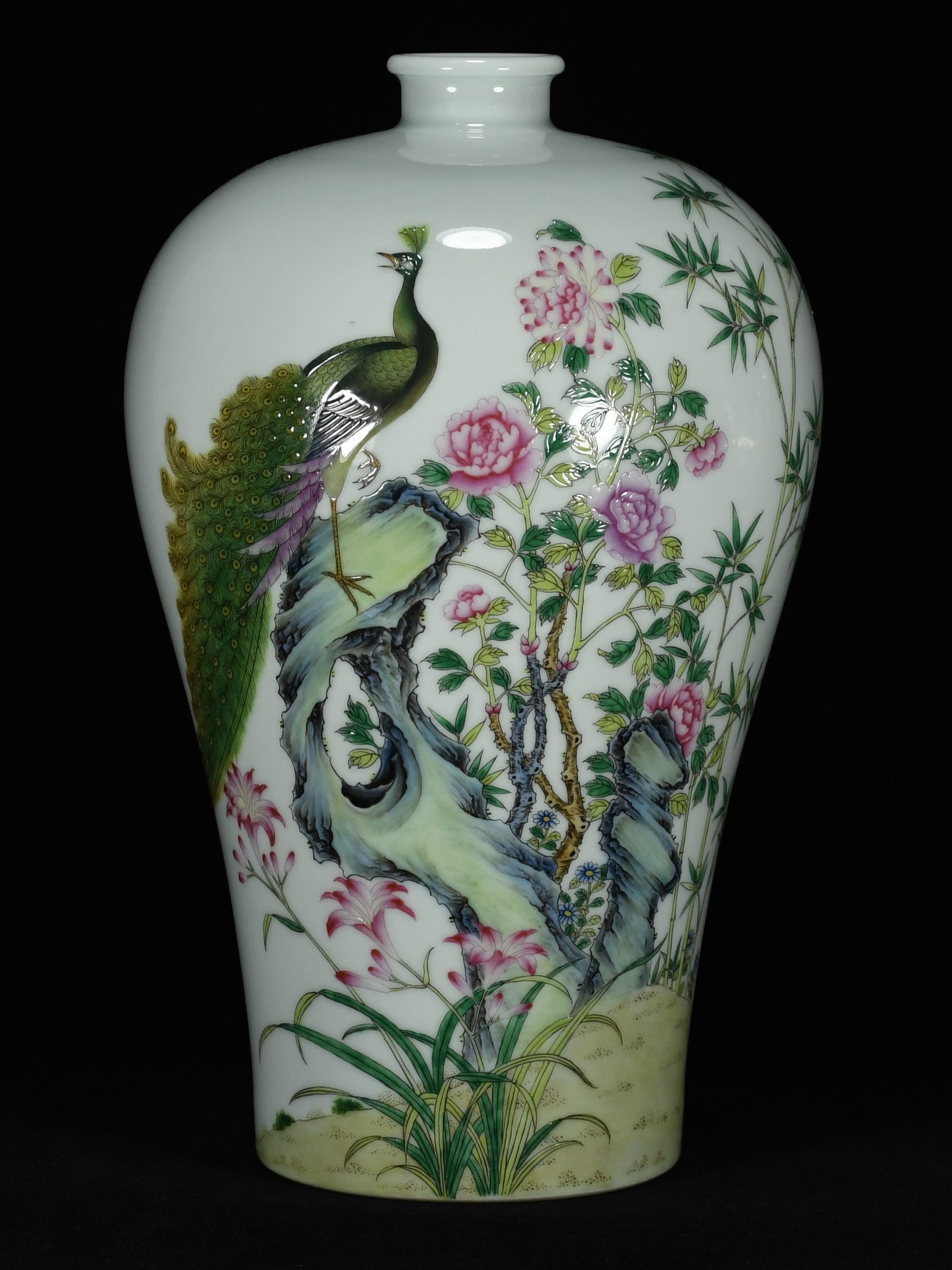 A Rare Enamel Flower and Peacock Pattern Vase,with poem: A Rare Enamel Flower and Peacock Pattern Vase,with poem,Qing Dynasty,China,Yongzheng Six-character Mark,Size:12.6inx8.3in 珐琅彩花卉孔雀纹瓶,ñ