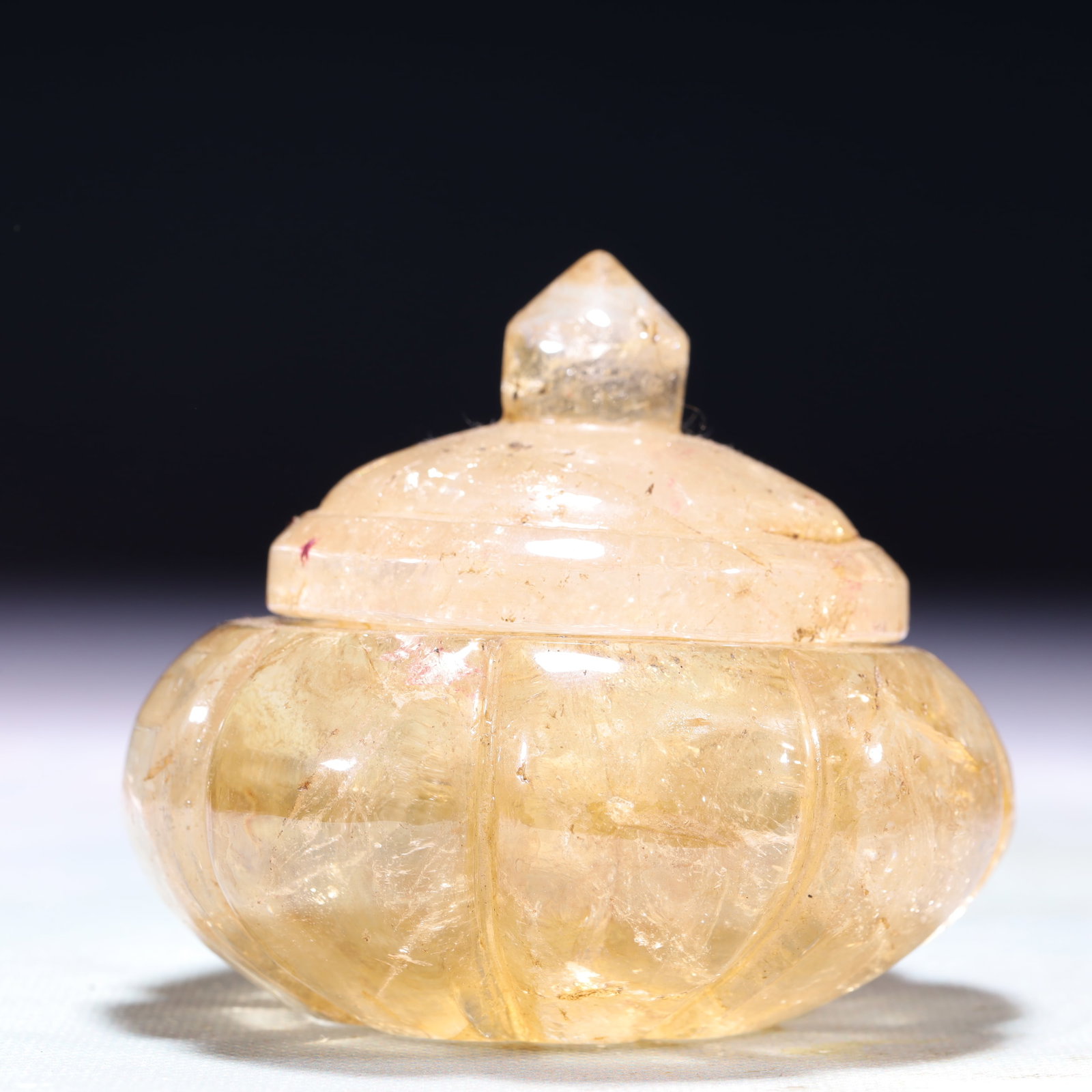 An Exquisite Crystal Jar with Cover: An Exquisite Crystal Jar with Cover,Qing Dynasty,China,Size:3.3inx3in,Weight:478g 水晶盖罐,中国清代