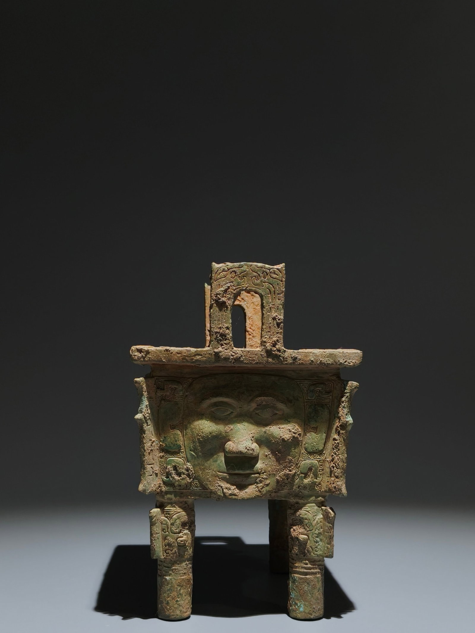 An Archaic Bronze Figure-Face Pattern Double-Ears Censer - 4