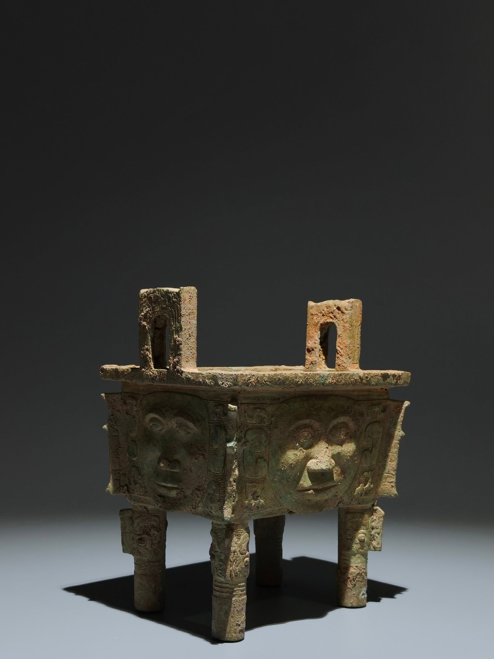 An Archaic Bronze Figure-Face Pattern Double-Ears Censer - 6