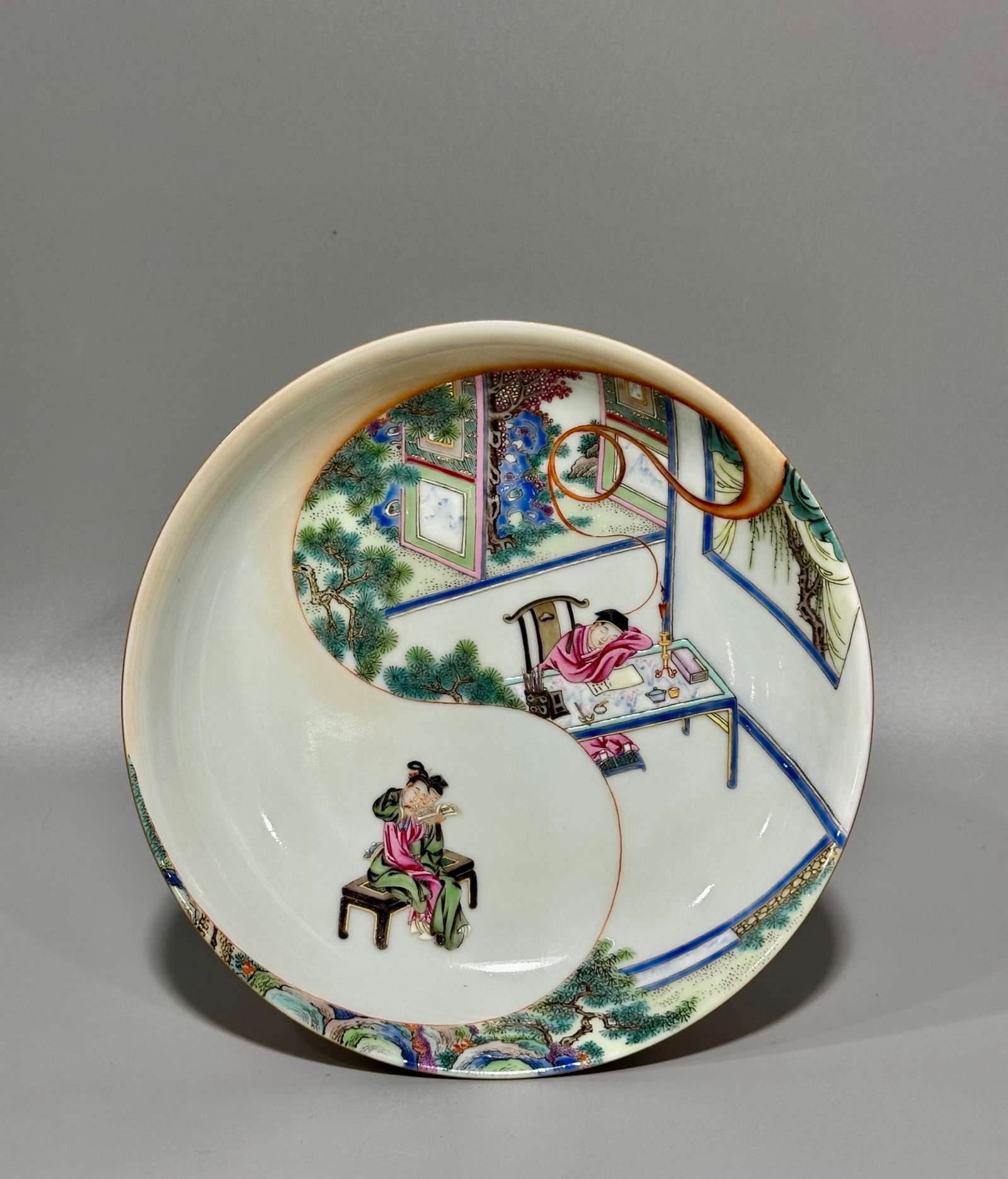 An Exquisite Yellow Glazed Famille-Rose Character and Story Pattern Plate: An Exquisite Yellow Glazed Famille-Rose Character and Story Pattern Plate,Qing Dynasty,China,Yongzheng Six-character Mark,Size:1.4inx7.2in