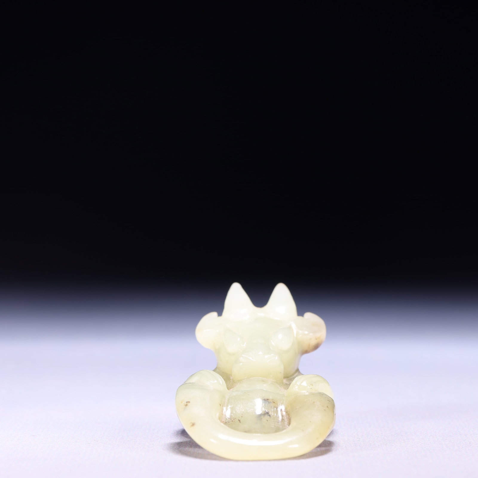 An Exquisite White Jade Buffalo Ornament: An Exquisite White Jade Buffalo Ornament,Qing Dynasty,China,Size:1.4inx0.8inx3in,Weight:62g 白玉牛摆件,中国清代