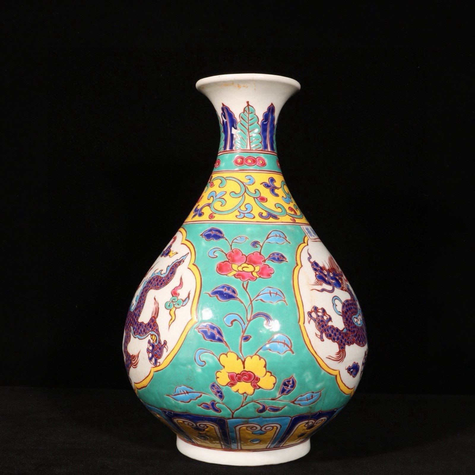 A Rare Wucai Auspicious Cloud and Dragon Pattern Vase - 7
