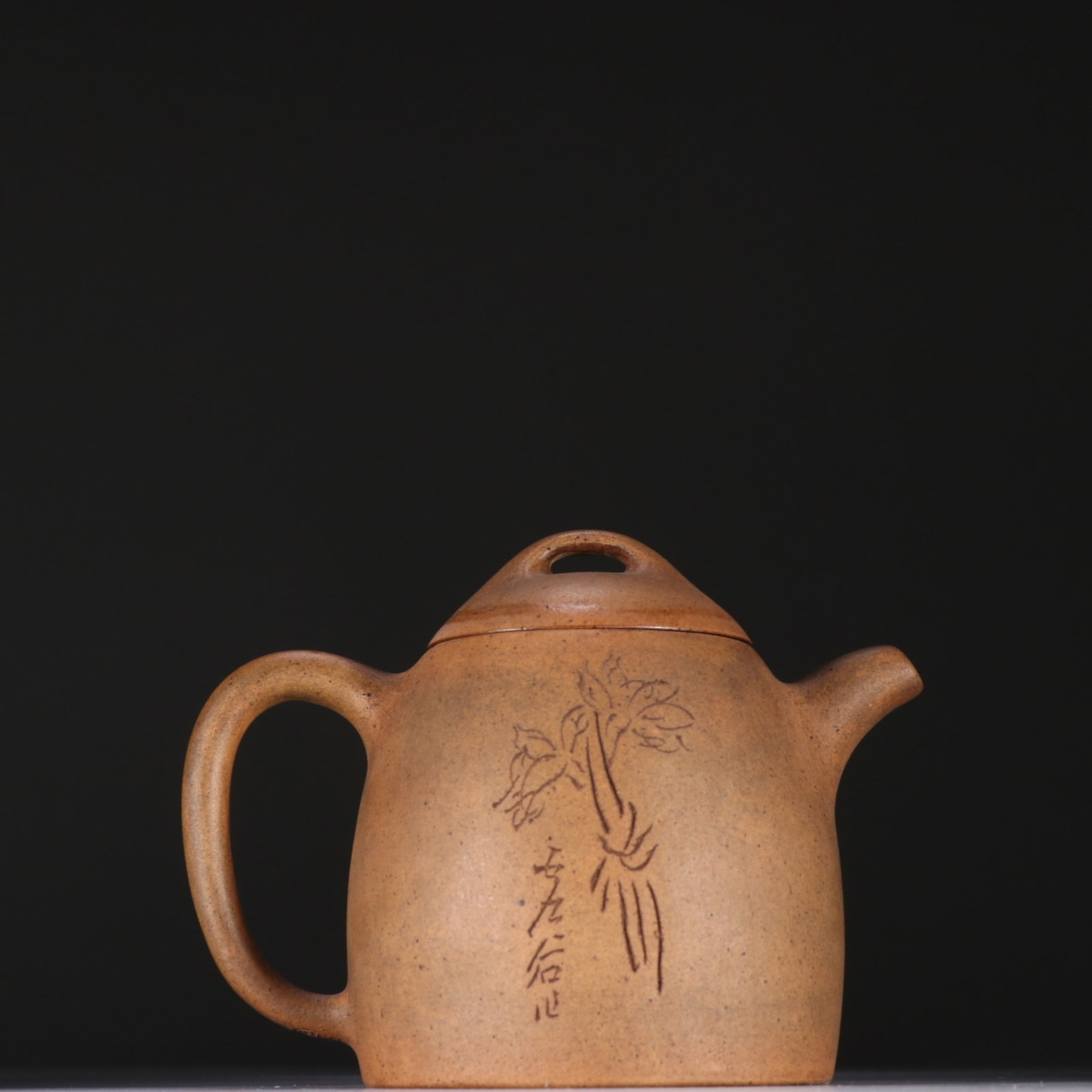 A Rare Purple Sands Flower Pattern Teapot,with poem: A Rare Purple Sands Flower Pattern Teapot,with poem,Qing Dynasty,China,Shilin Mark,Size:4.3inx5.2in