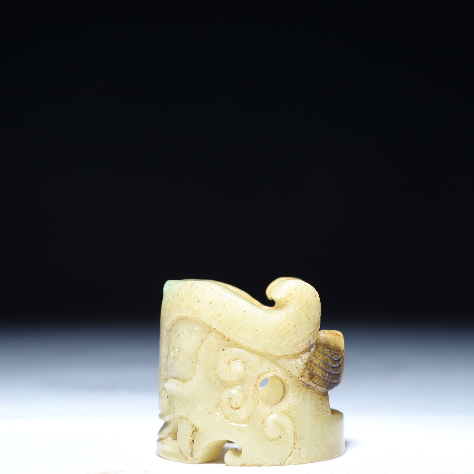An Exquisite White Jade Beast-Face Pattern Thumb Ring - 3