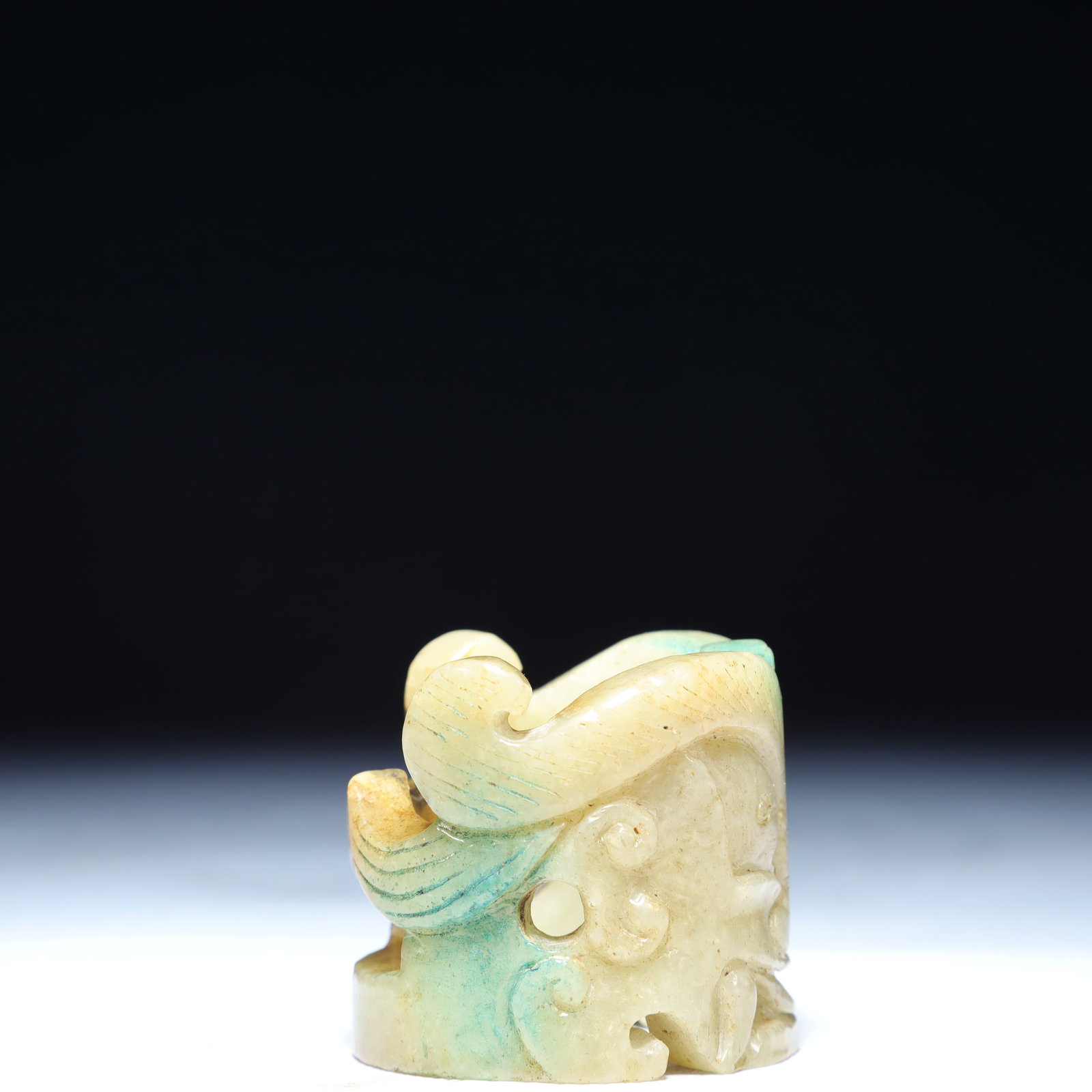 An Exquisite White Jade Beast-Face Pattern Thumb Ring - 5