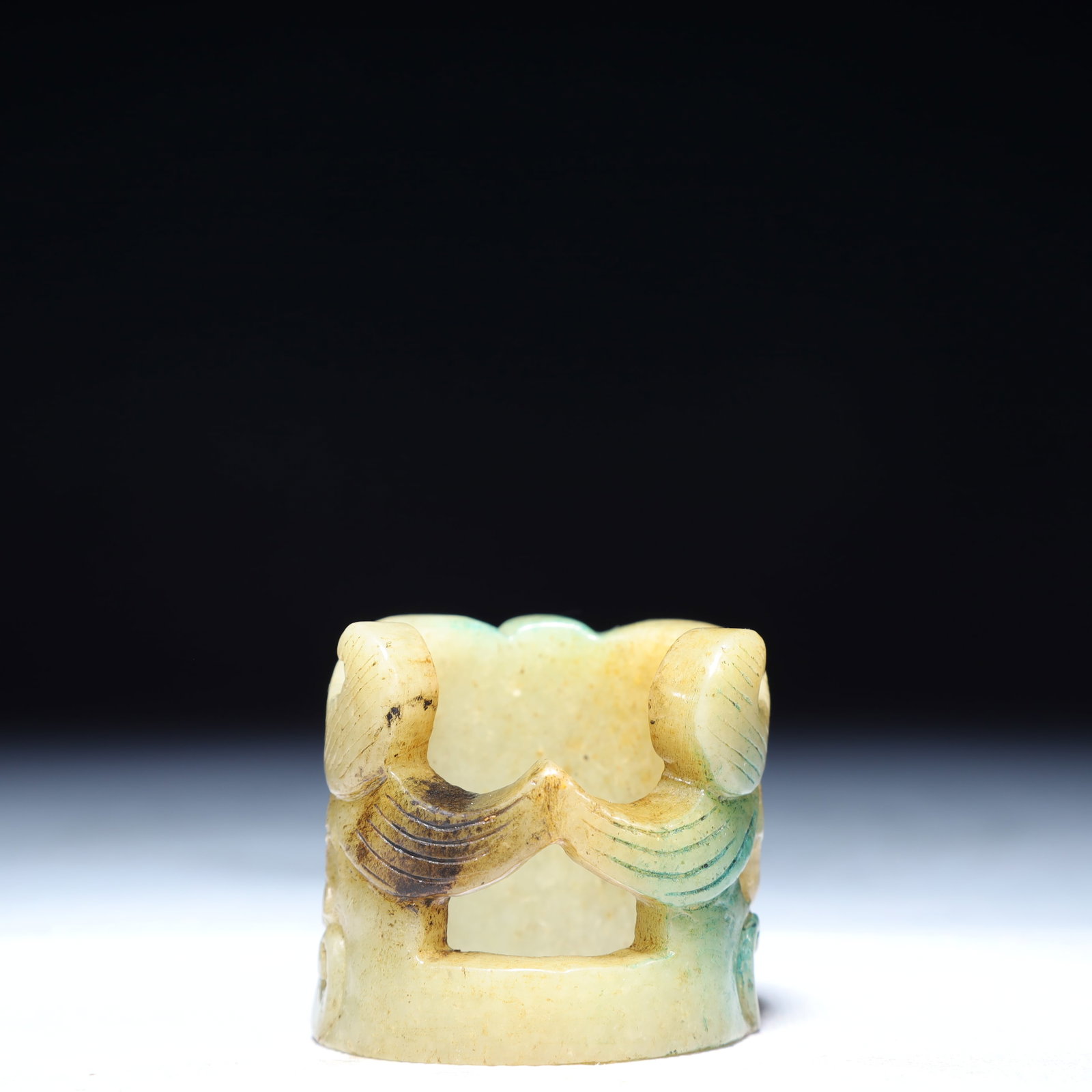 An Exquisite White Jade Beast-Face Pattern Thumb Ring - 6