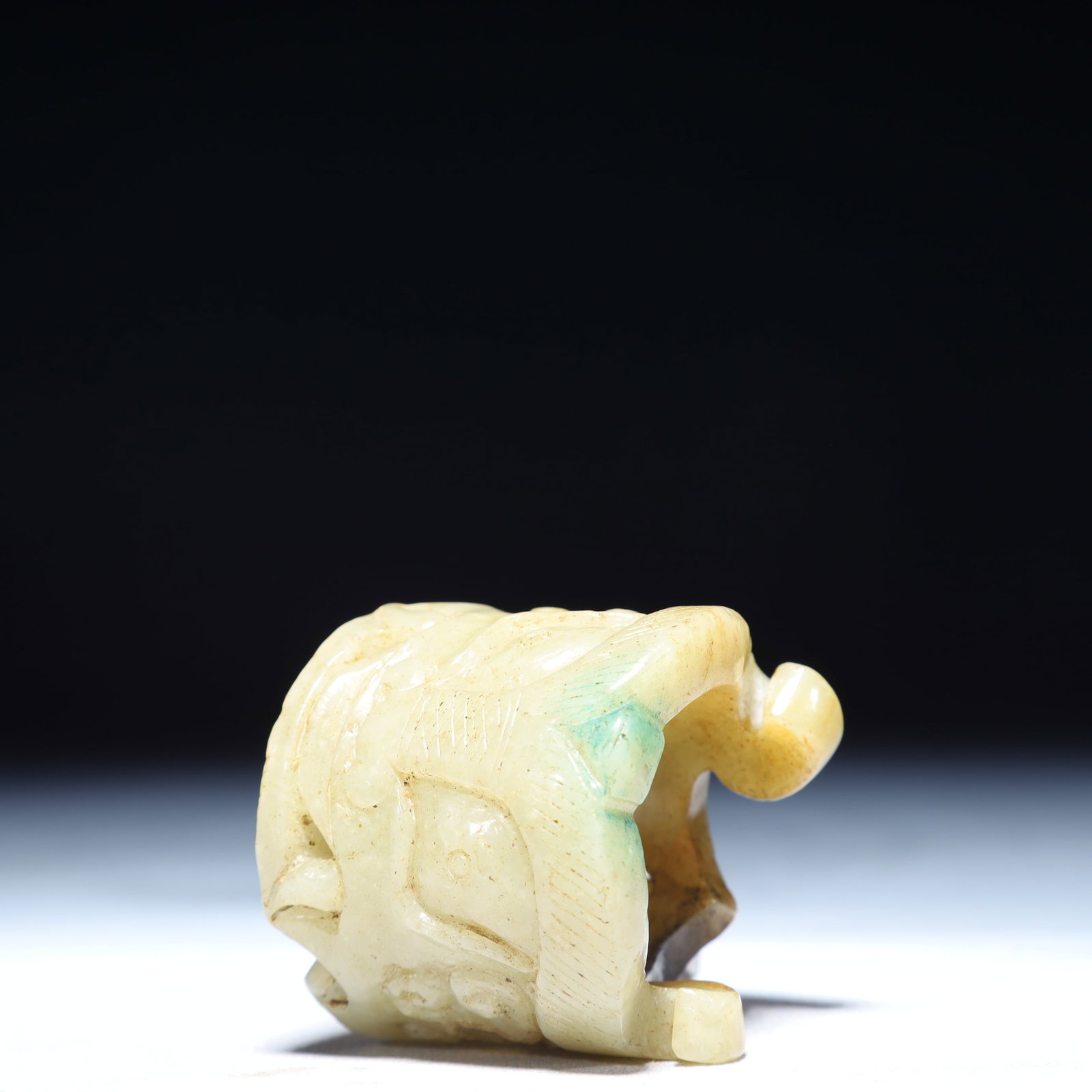 An Exquisite White Jade Beast-Face Pattern Thumb Ring - 7