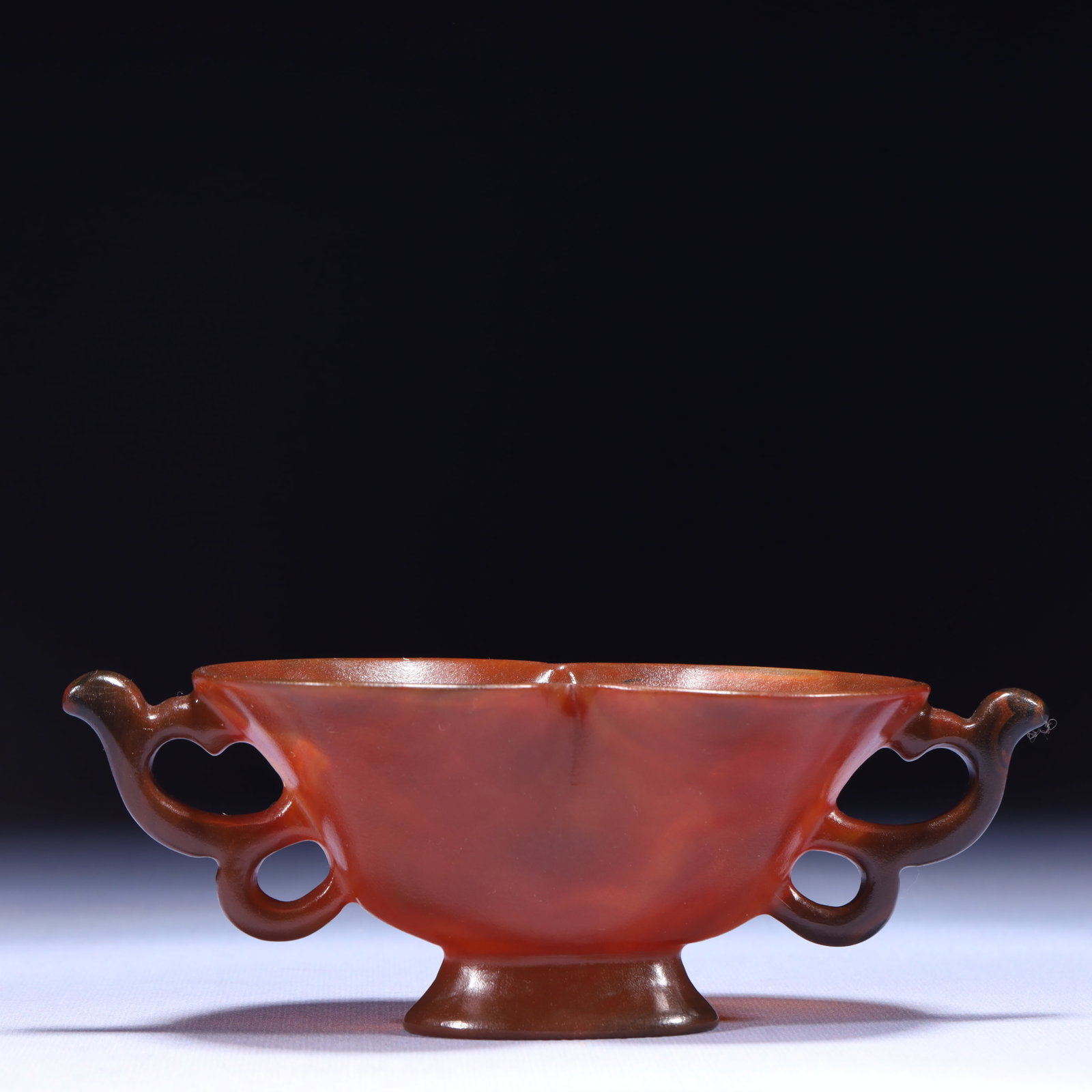 An Exquisite Agate Double-Ears Cup: An Exquisite Agate Double-Ears Cup,Qing Dynasty,China,Size:7.1inx3.1inx2.8in,Weight:234g 玛瑙双耳杯子,中国清代